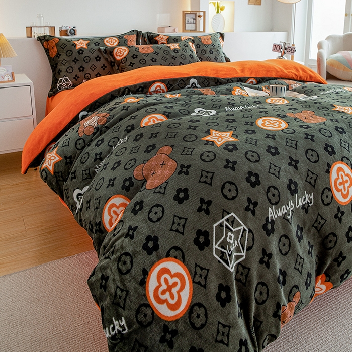 91家纺网 家纺一手货源 找家纺 宅部落 2025新款高克重牛奶绒四件套法莱绒三件套单被套 幸运熊