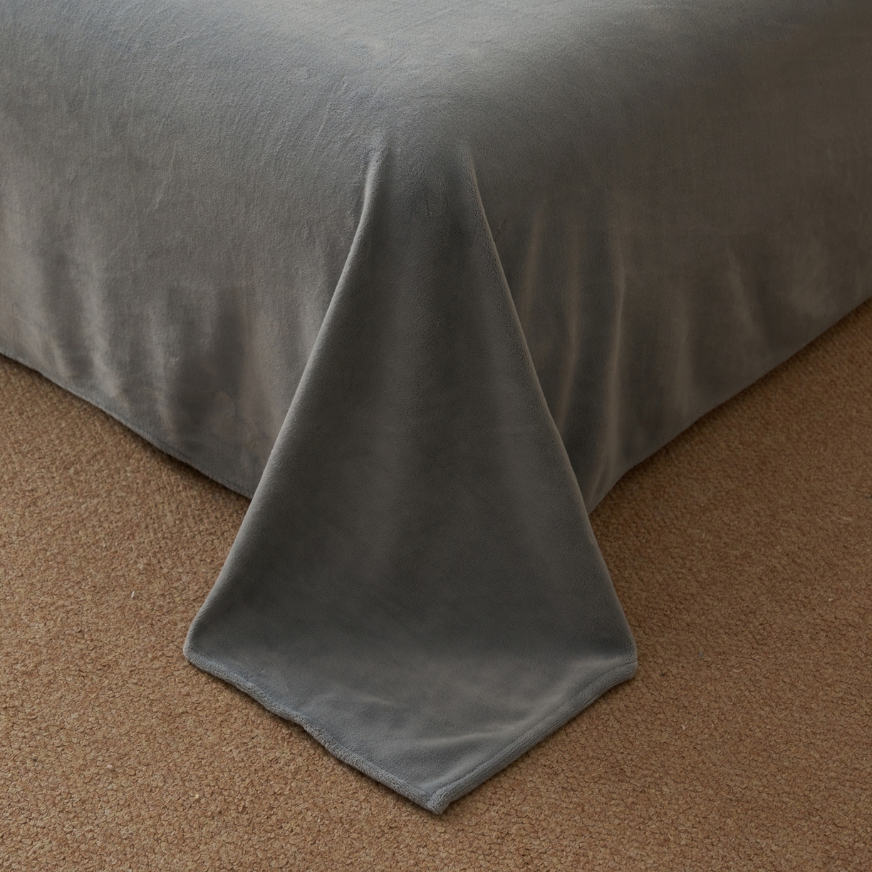 91家纺网 家纺一手货源 找家纺 寐绸家纺 2025秋冬新款230g牛奶绒树纹提花四件套 树纹提花牛奶绒-浅灰