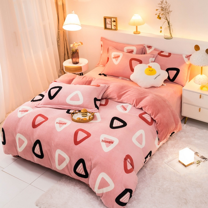 91家纺网 家纺一手货源 找家纺 宅部落 2025新款高克重牛奶绒四件套法莱绒三件套单被套 简约时代