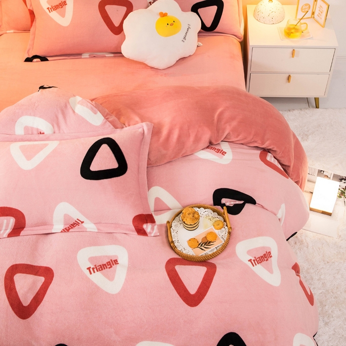 91家纺网 家纺一手货源 找家纺 宅部落 2025新款高克重牛奶绒四件套法莱绒三件套单被套 简约时代