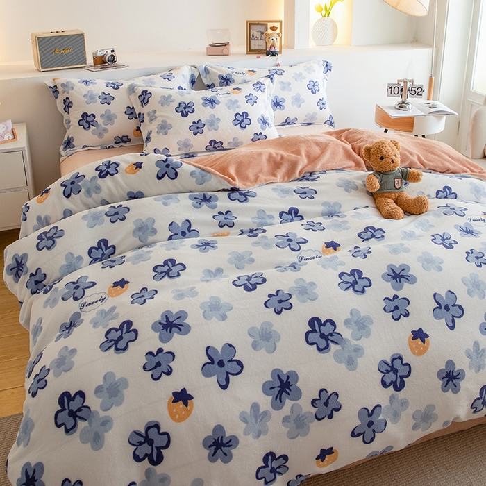 91家纺网 家纺一手货源 找家纺 宅部落 2025新款高克重牛奶绒四件套法莱绒三件套单被套 花韵