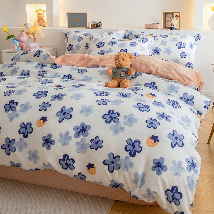 91家纺网 家纺一手货源 找家纺 宅部落 2025新款高克重牛奶绒四件套法莱绒三件套单被套 花韵