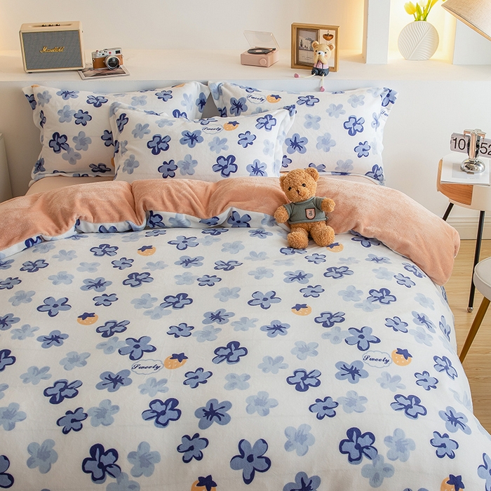 91家纺网 家纺一手货源 找家纺 宅部落 2025新款高克重牛奶绒四件套法莱绒三件套单被套 花韵