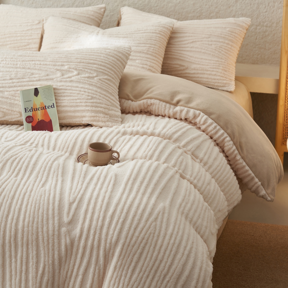 91家纺网 家纺一手货源 找家纺 寐绸家纺 2025秋冬新款230g牛奶绒树纹提花四件套 树纹提花牛奶绒-本白