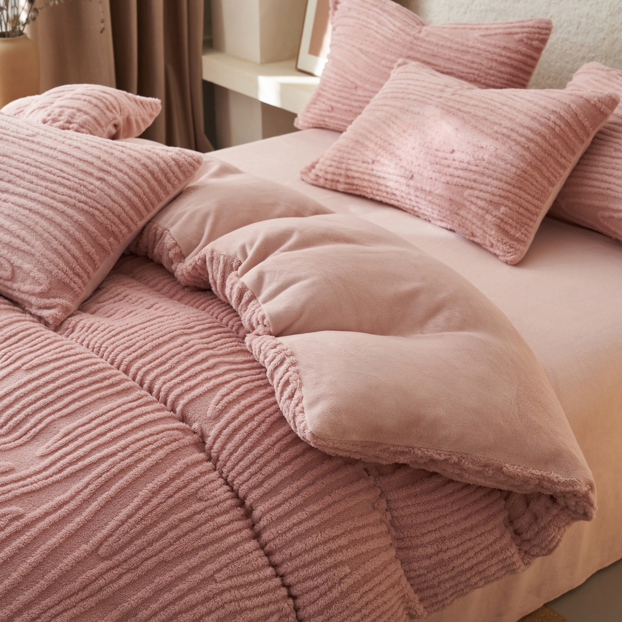 91家纺网 家纺一手货源 找家纺 寐绸家纺 2025秋冬新款230g牛奶绒树纹提花四件套 树纹提花牛奶绒-豆沙