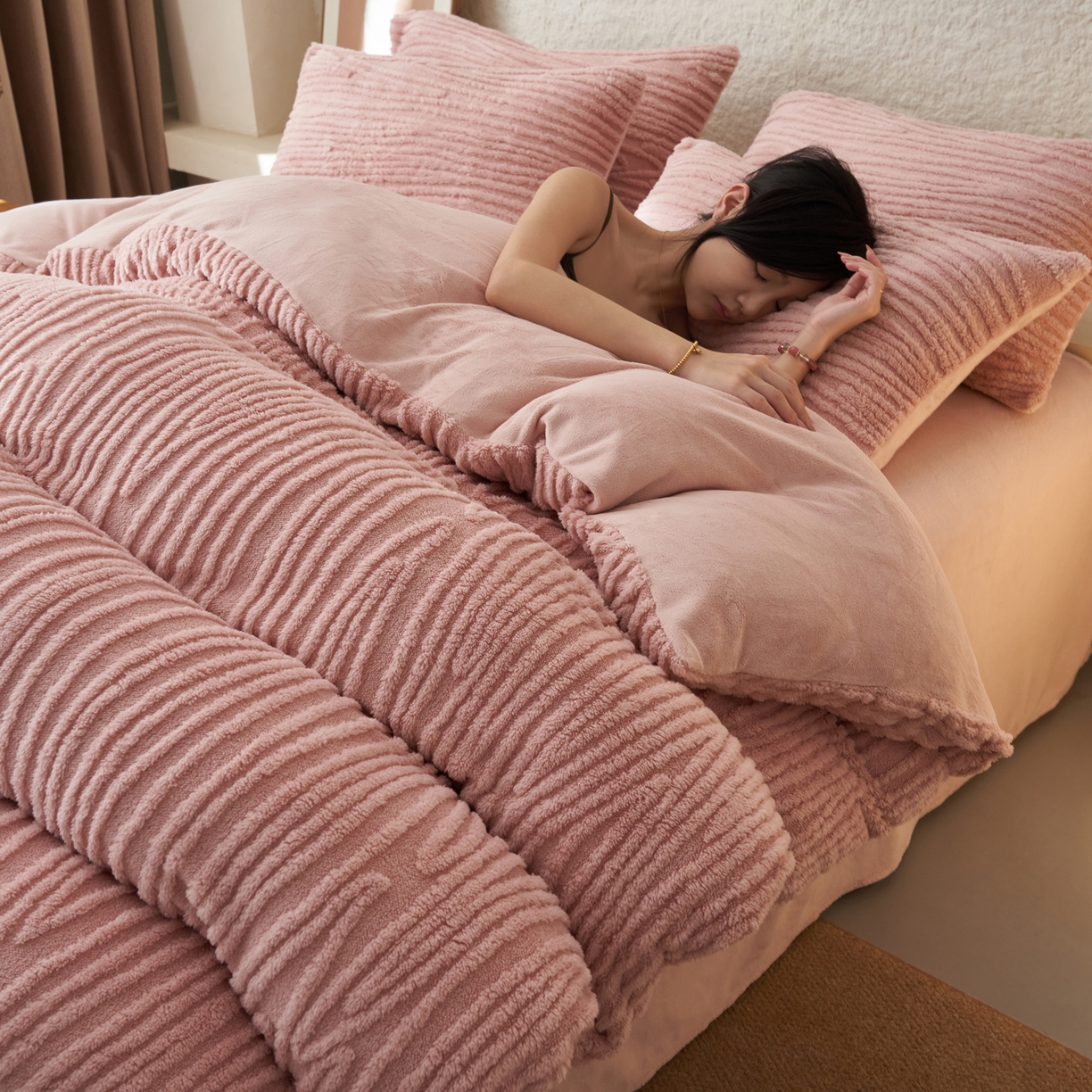 91家纺网 家纺一手货源 找家纺 寐绸家纺 2025秋冬新款230g牛奶绒树纹提花四件套 树纹提花牛奶绒-豆沙