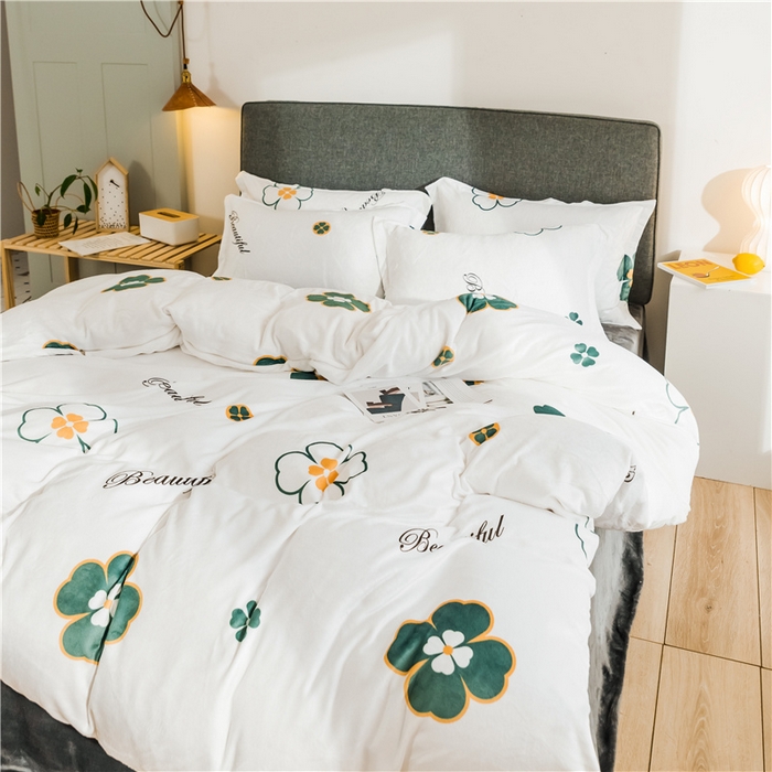 91家纺网 家纺一手货源 找家纺 宅部落 2025新款高克重牛奶绒四件套法莱绒三件套单被套 爱的花语（白）