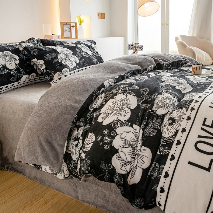 91家纺网 家纺一手货源 找家纺 宅部落 2025新款高克重牛奶绒四件套法莱绒三件套单被套 冬恋