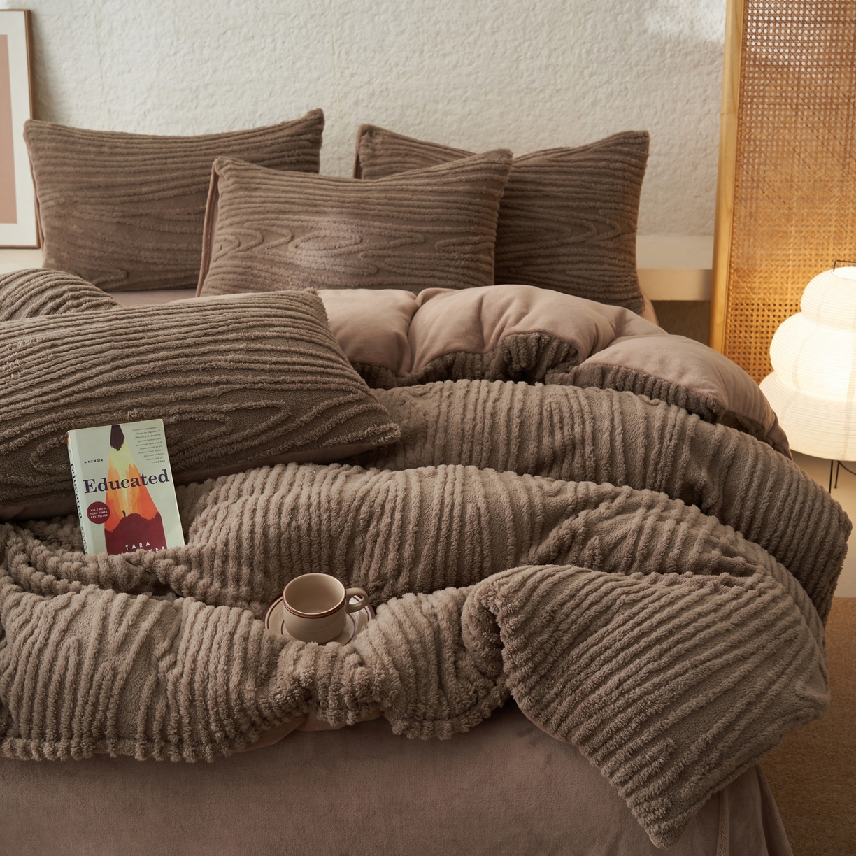 91家纺网 家纺一手货源 找家纺 寐绸家纺 2025秋冬新款230g牛奶绒树纹提花四件套 树纹提花牛奶绒-棕咖