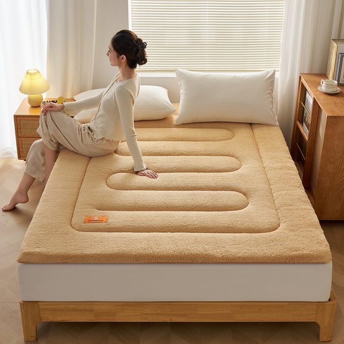 91家纺网 家纺一手货源 找家纺 2025新款加厚保暖羊羔绒加厚床褥床垫羊羔绒床垫-大床图 羊羔绒加厚床褥-咖色