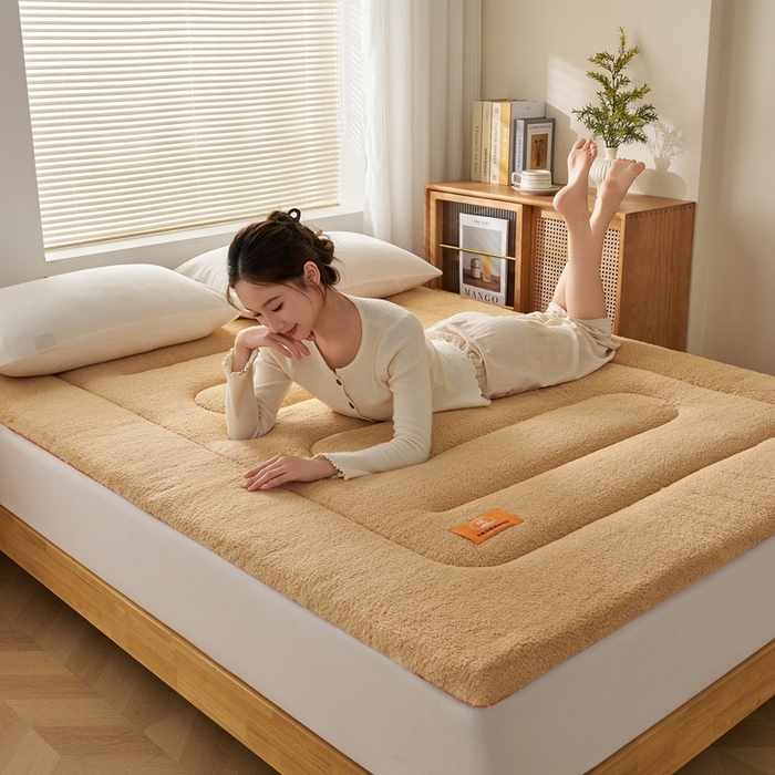 91家纺网 家纺一手货源 找家纺 2025新款加厚保暖羊羔绒加厚床褥床垫羊羔绒床垫-大床图 羊羔绒加厚床褥-咖色