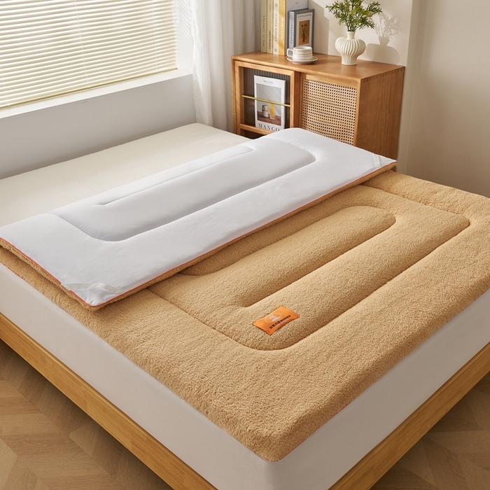 91家纺网 家纺一手货源 找家纺 2025新款加厚保暖羊羔绒加厚床褥床垫羊羔绒床垫-大床图 羊羔绒加厚床褥-咖色