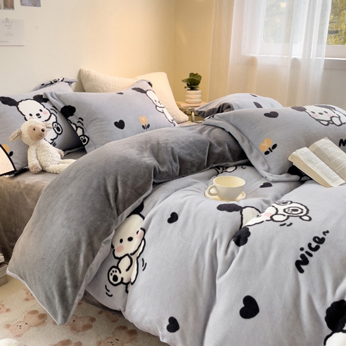 91家纺网 家纺一手货源 找家纺 宅部落 2025新款高克重牛奶绒四件套法莱绒三件套单被套 快乐小汪汪