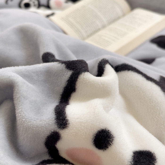 91家纺网 家纺一手货源 找家纺 宅部落 2025新款高克重牛奶绒四件套法莱绒三件套单被套 快乐小汪汪