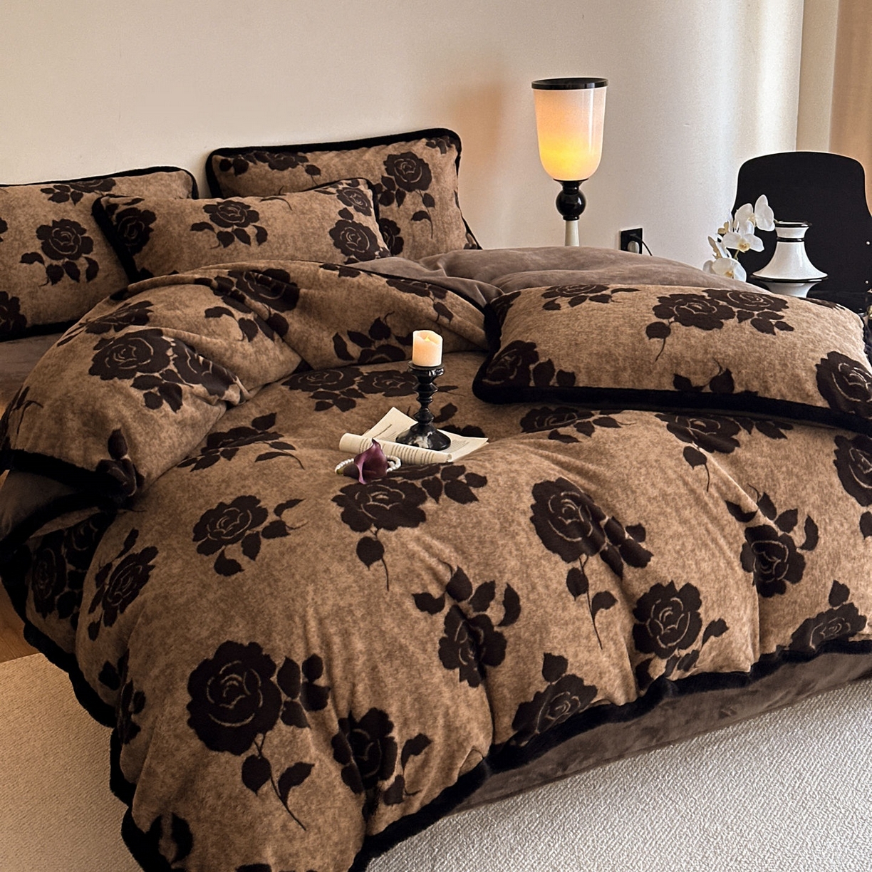 91家纺网 家纺一手货源 找家纺 （总）梵克保罗 2025秋冬新款加厚8斤包边款美拉德仿兔毛皮草牛奶绒四件套