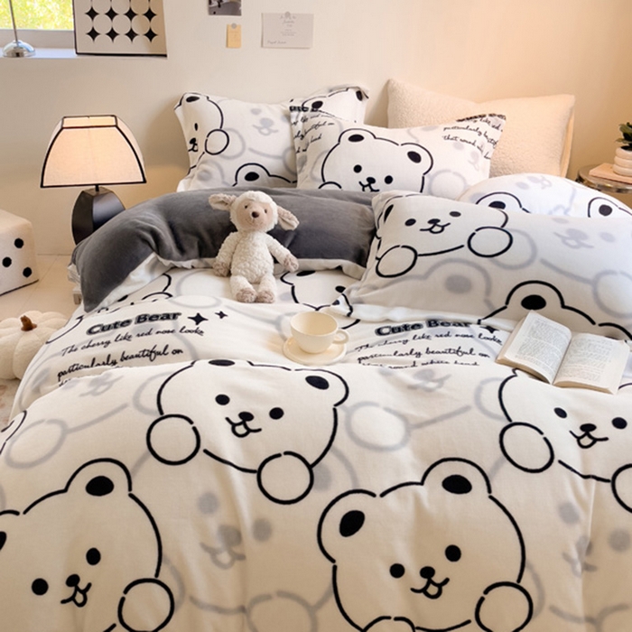 91家纺网 家纺一手货源 找家纺 宅部落 2025新款高克重牛奶绒四件套法莱绒三件套单被套 小熊熊