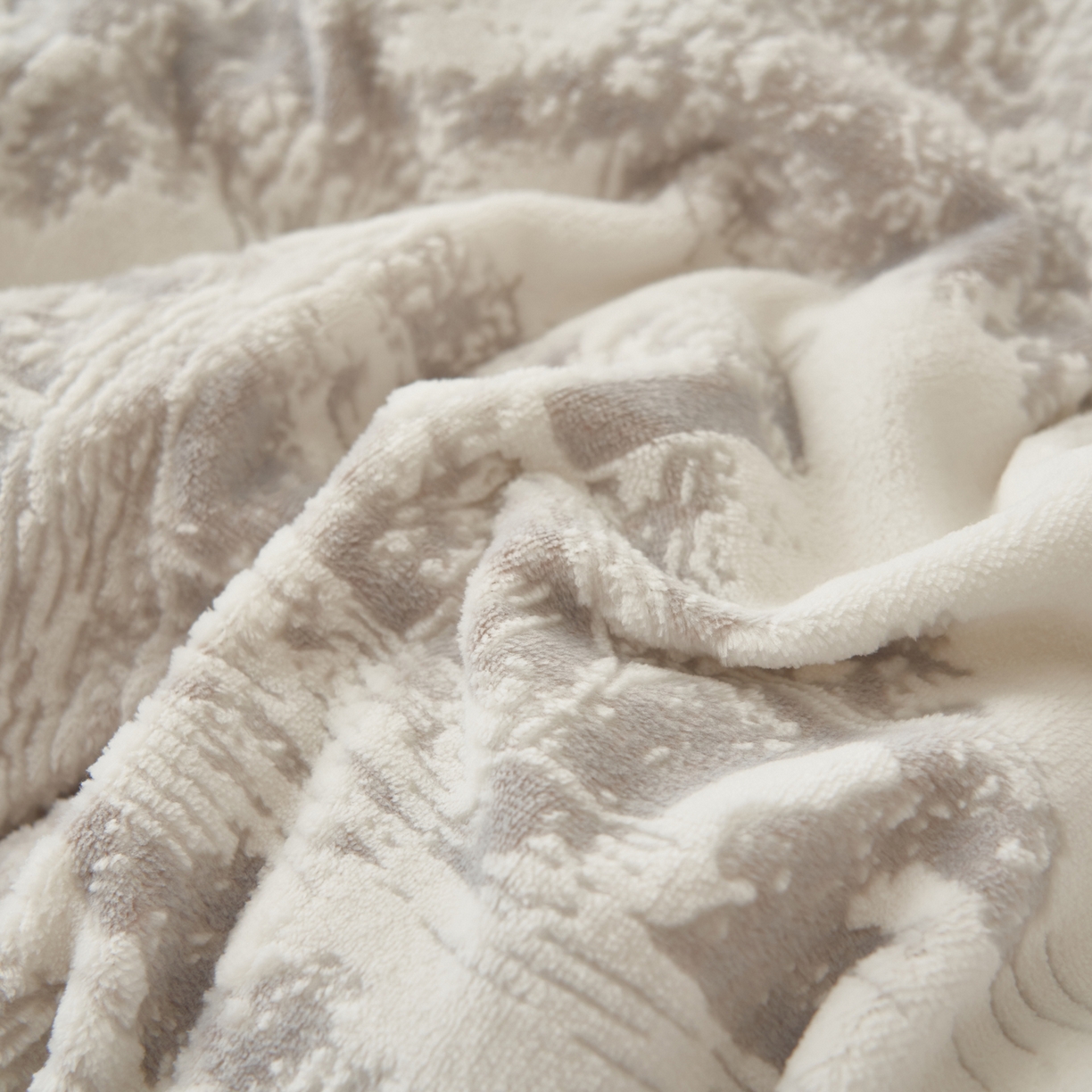 91家纺网 家纺一手货源 找家纺 （总）寐绸家纺 2025秋冬新款230g牛奶绒染色雕花四件套