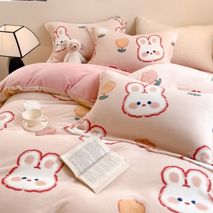 91家纺网 家纺一手货源 找家纺 宅部落 2025新款高克重牛奶绒四件套法莱绒三件套单被套 小兔兔