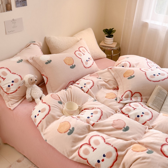 91家纺网 家纺一手货源 找家纺 宅部落 2025新款高克重牛奶绒四件套法莱绒三件套单被套 小兔兔