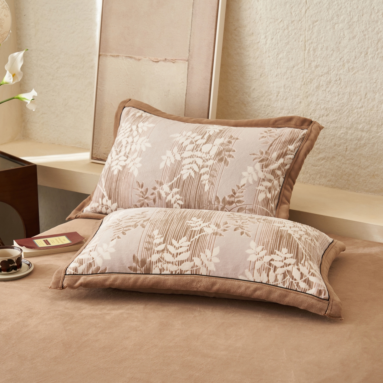 91家纺网 家纺一手货源 找家纺 寐绸家纺 2025秋冬新款230g牛奶绒染色雕花四件套 雕花四件套-海棠