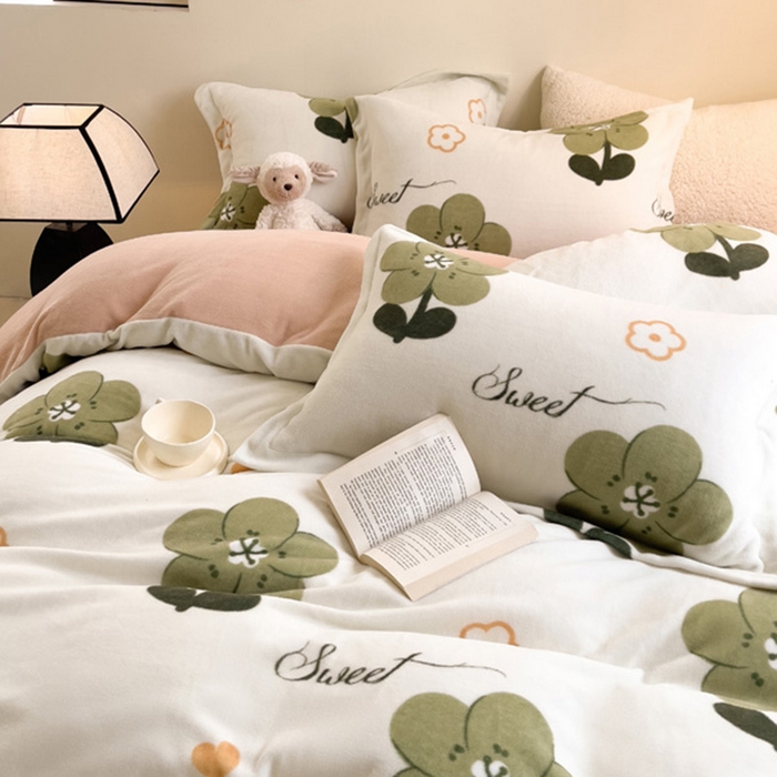 91家纺网 家纺一手货源 找家纺 宅部落 2025新款高克重牛奶绒四件套法莱绒三件套单被套 绿丛