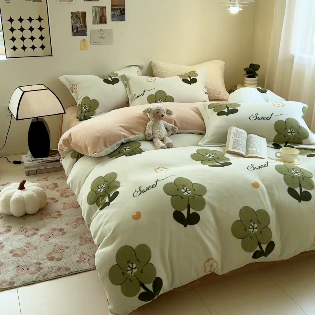91家纺网 家纺一手货源 找家纺 宅部落 2025新款高克重牛奶绒四件套法莱绒三件套单被套 绿丛