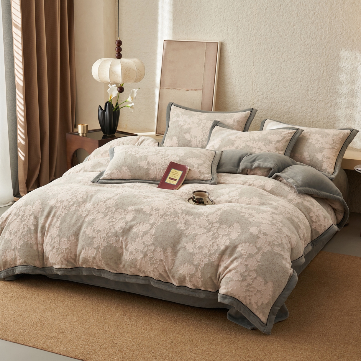 91家纺网 家纺一手货源 找家纺 寐绸家纺 2025秋冬新款230g牛奶绒染色雕花四件套 雕花四件套-丛林意境