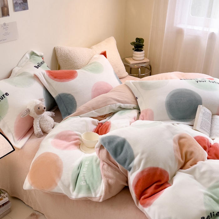 91家纺网 家纺一手货源 找家纺 宅部落 2025新款高克重牛奶绒四件套法莱绒三件套单被套 炫彩