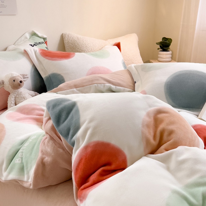 91家纺网 家纺一手货源 找家纺 宅部落 2025新款高克重牛奶绒四件套法莱绒三件套单被套 炫彩