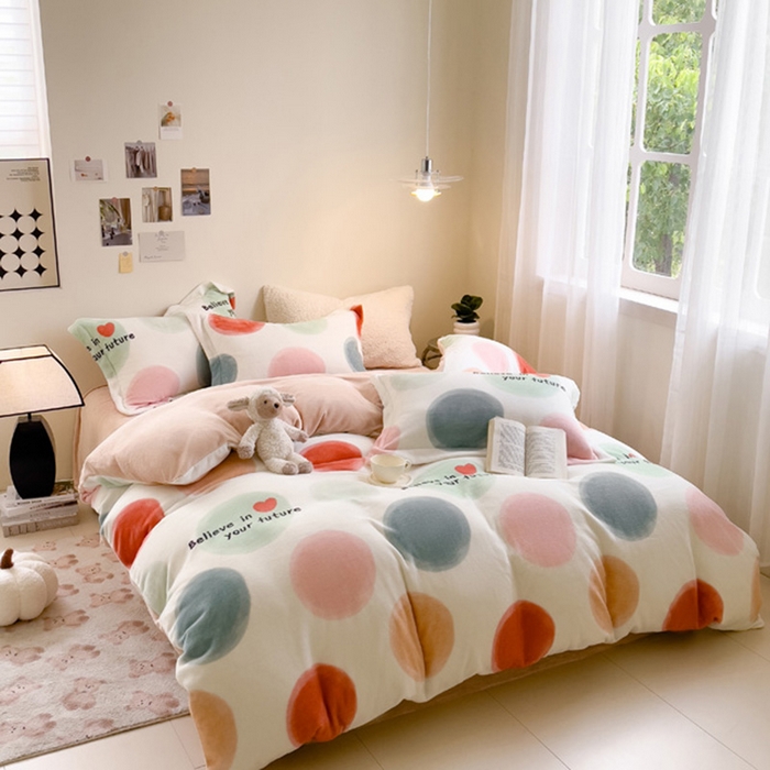 91家纺网 家纺一手货源 找家纺 宅部落 2025新款高克重牛奶绒四件套法莱绒三件套单被套 炫彩