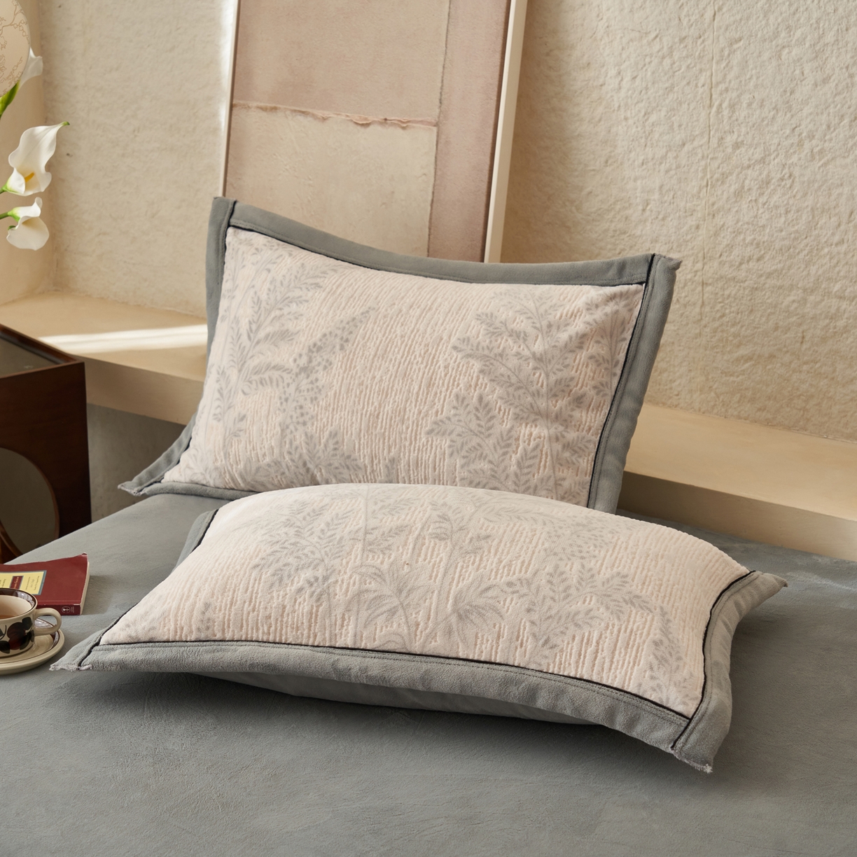 91家纺网 家纺一手货源 找家纺 寐绸家纺 2025秋冬新款230g牛奶绒染色雕花四件套 雕花四件套-浮生