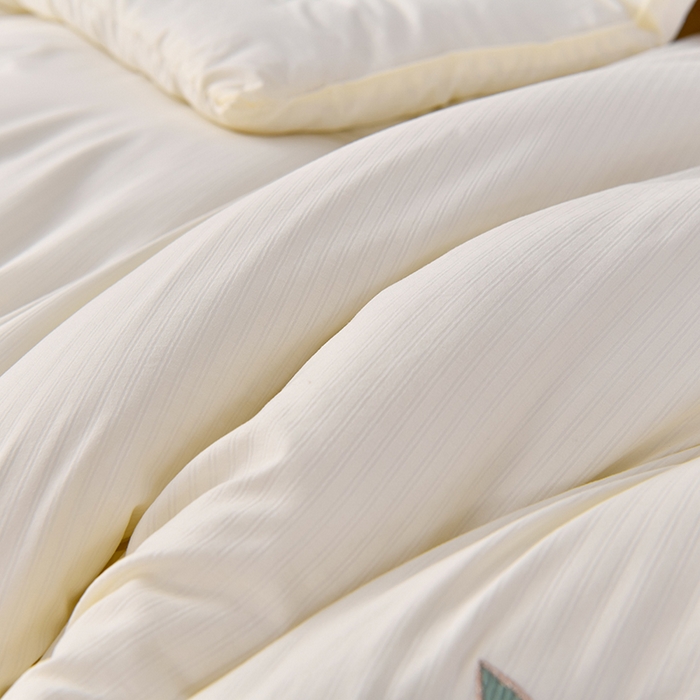 91家纺网 家纺一手货源 找家纺 （总）小牛席业 2025新款熊猫保暖被系列被子被芯