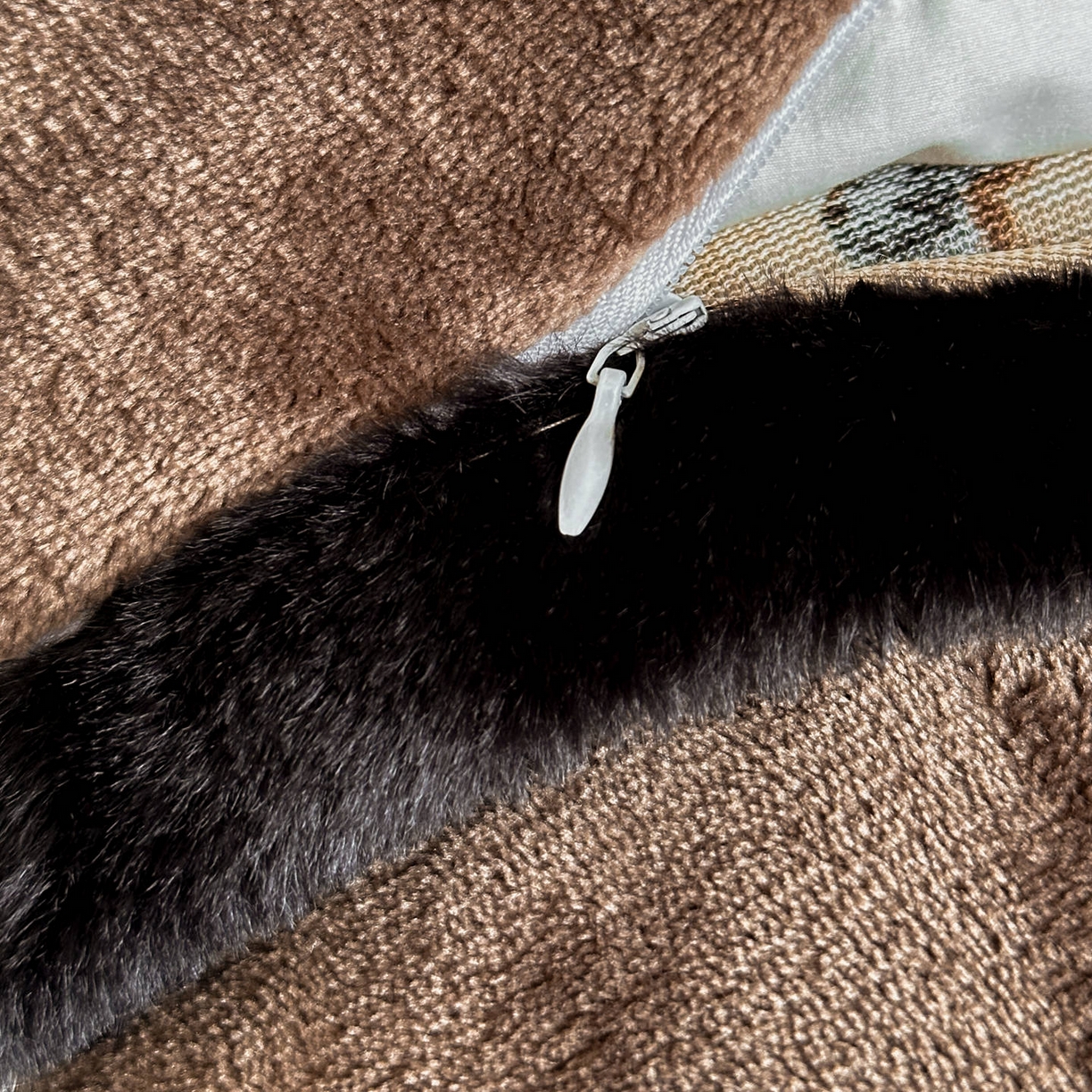 91家纺网 家纺一手货源 找家纺 梵克保罗 2025秋冬新款加厚8斤包边款美拉德仿兔毛皮草牛奶绒四件套 美拉德包边款-鎏金豹迹