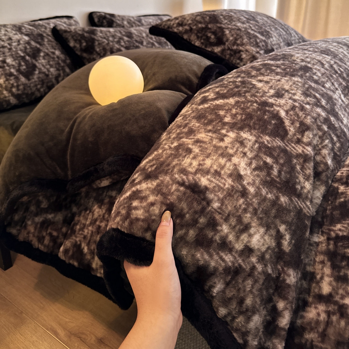 梵克保罗 2025秋冬新款加厚8斤包边款美拉德仿兔毛皮草牛奶绒四件套 美拉德包边款-绿野仙踪