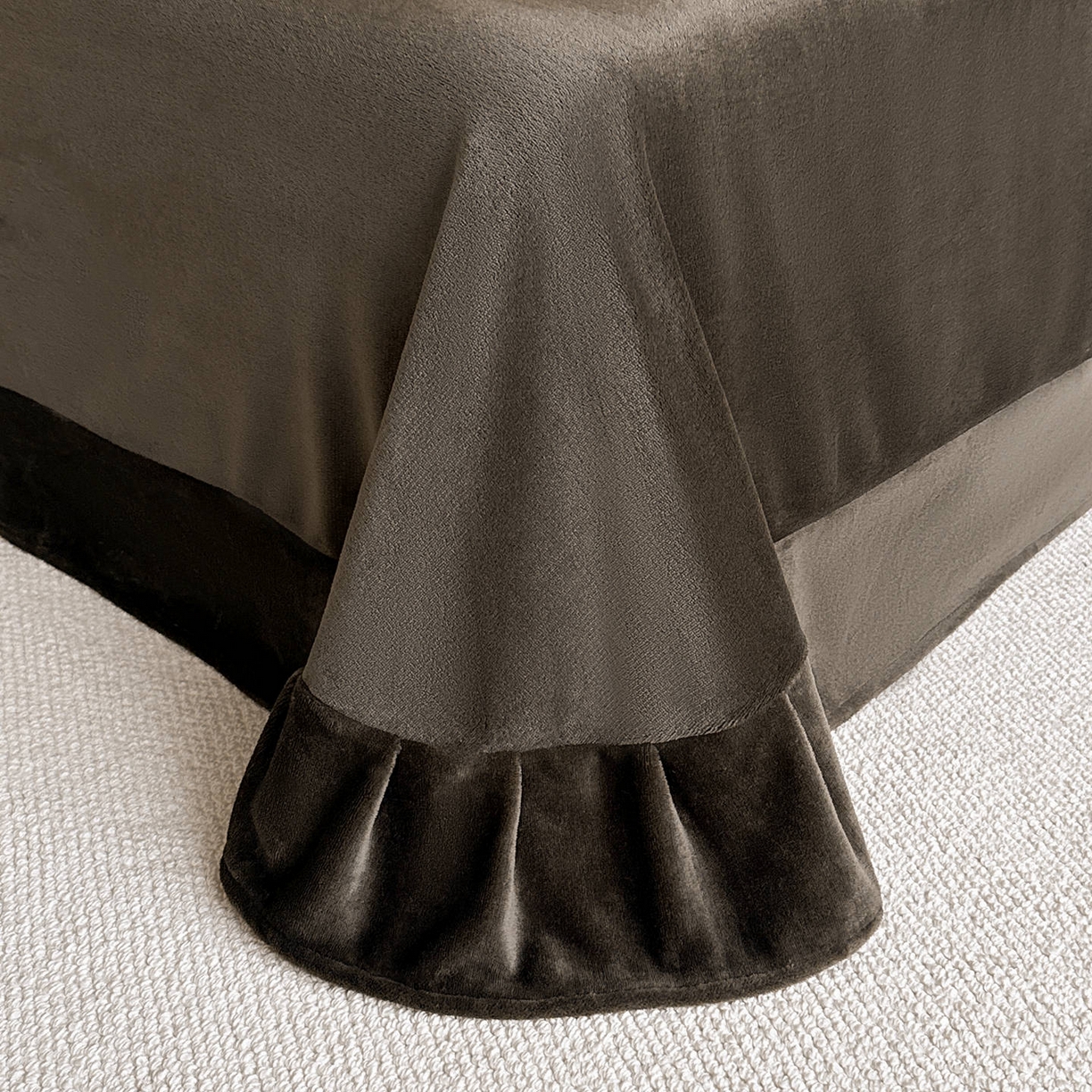 91家纺网 家纺一手货源 找家纺 梵克保罗 2025秋冬新款加厚8斤包边款美拉德仿兔毛皮草牛奶绒四件套 美拉德包边款-绿野仙踪