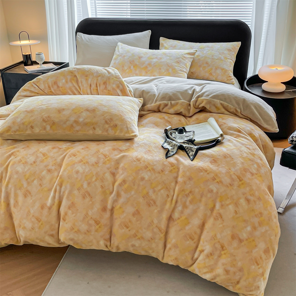 91家纺网 家纺一手货源 找家纺 本制 2025秋冬新款牛奶绒印花四件套 晨光-奶茶