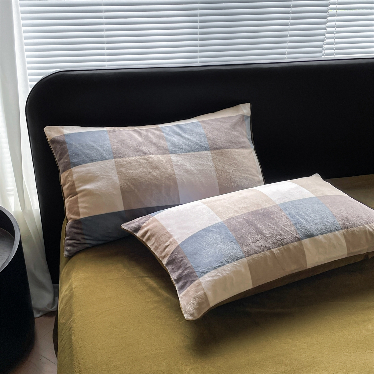 91家纺网 家纺一手货源 找家纺 本制 2025秋冬新款牛奶绒印花四件套 墨蓝-伯爵绿