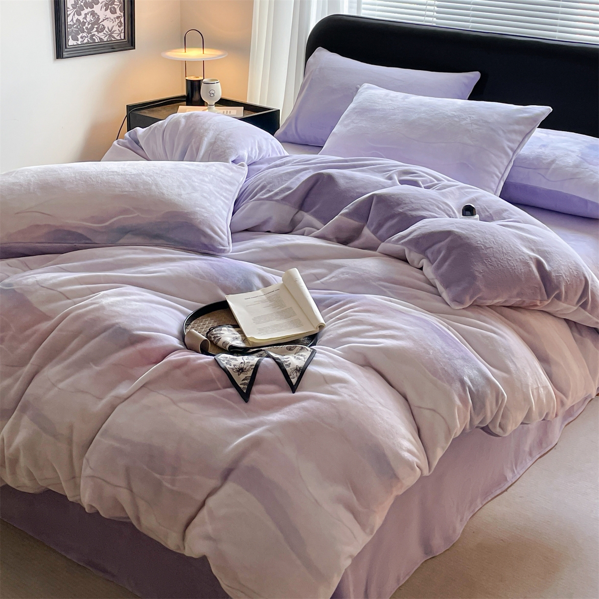 91家纺网 家纺一手货源 找家纺 本制 2025秋冬新款牛奶绒印花四件套 流年（紫）-风铃紫