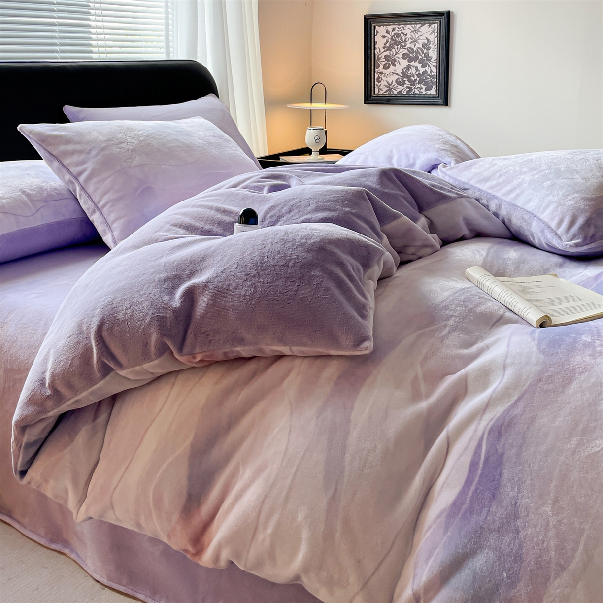 91家纺网 家纺一手货源 找家纺 本制 2025秋冬新款牛奶绒印花四件套 流年（紫）-风铃紫