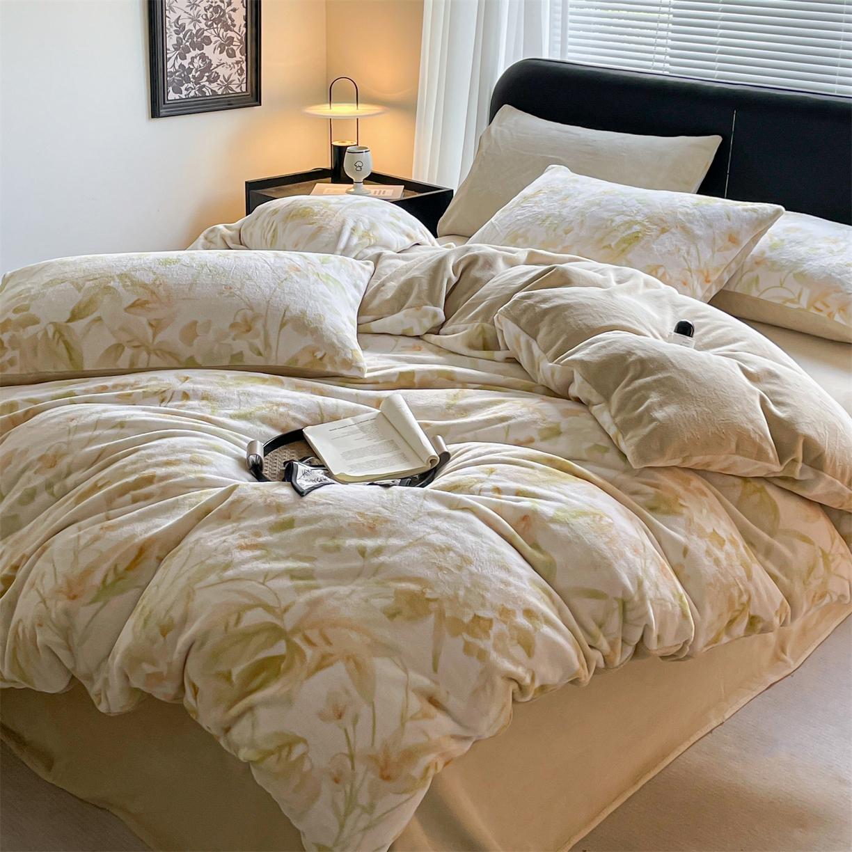 91家纺网 家纺一手货源 找家纺 本制 2025秋冬新款牛奶绒印花四件套 秘境-奶茶