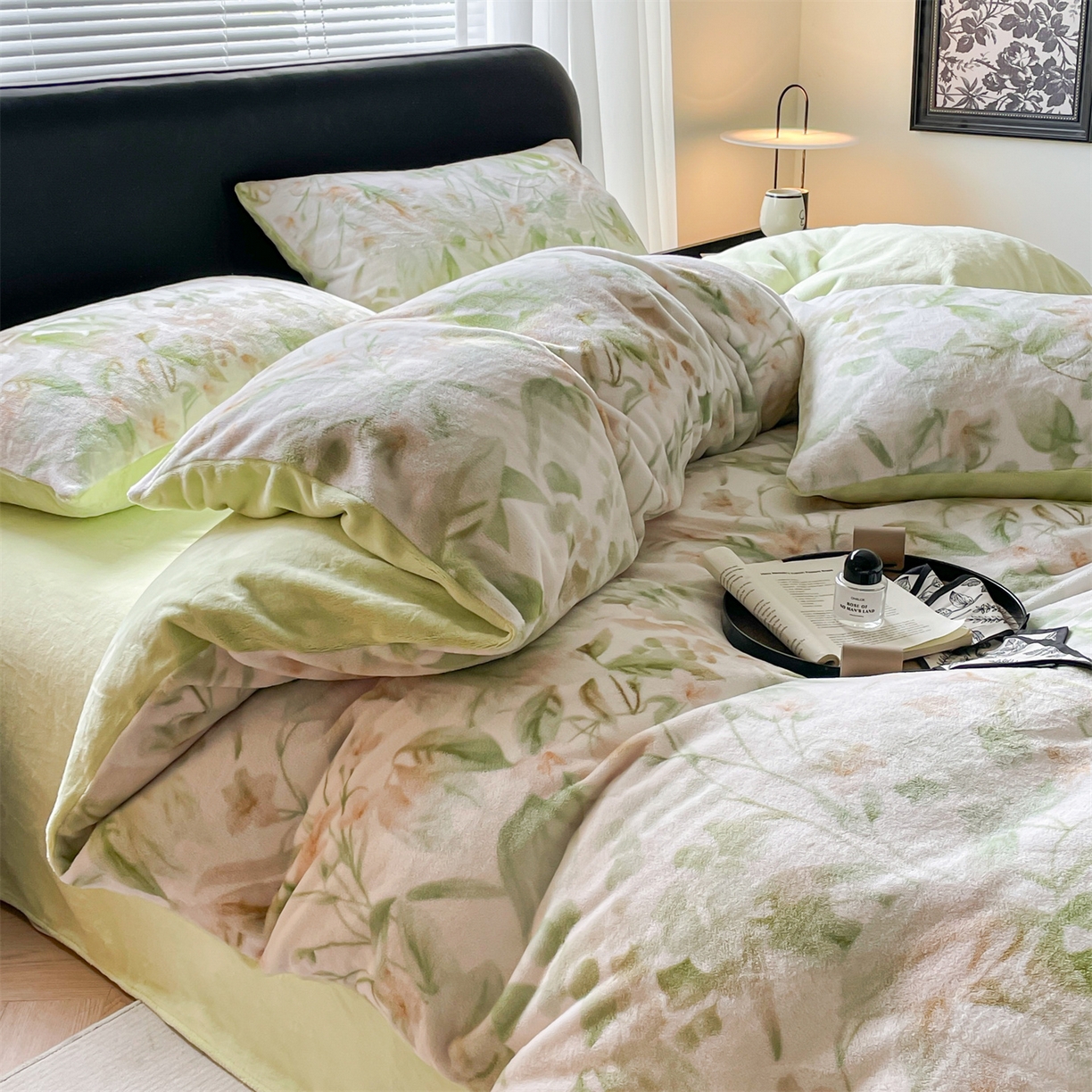 91家纺网 家纺一手货源 找家纺 本制 2025秋冬新款牛奶绒印花四件套 秘境（绿）-桉树绿