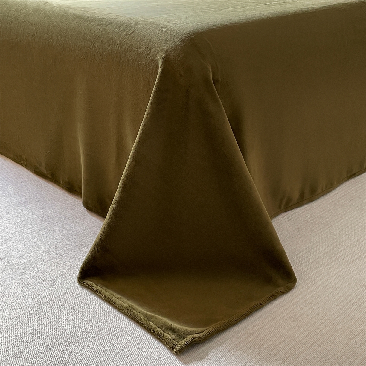 91家纺网 家纺一手货源 找家纺 本制 2025秋冬新款牛奶绒印花四件套 复古绿格-伯爵绿