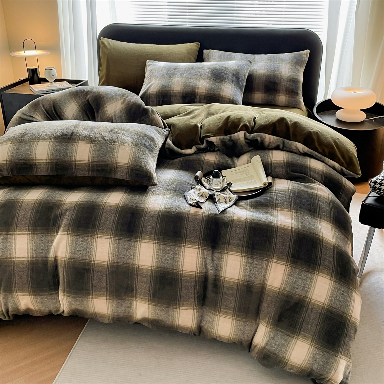 91家纺网 家纺一手货源 找家纺 本制 2025秋冬新款牛奶绒印花四件套 复古绿格-伯爵绿