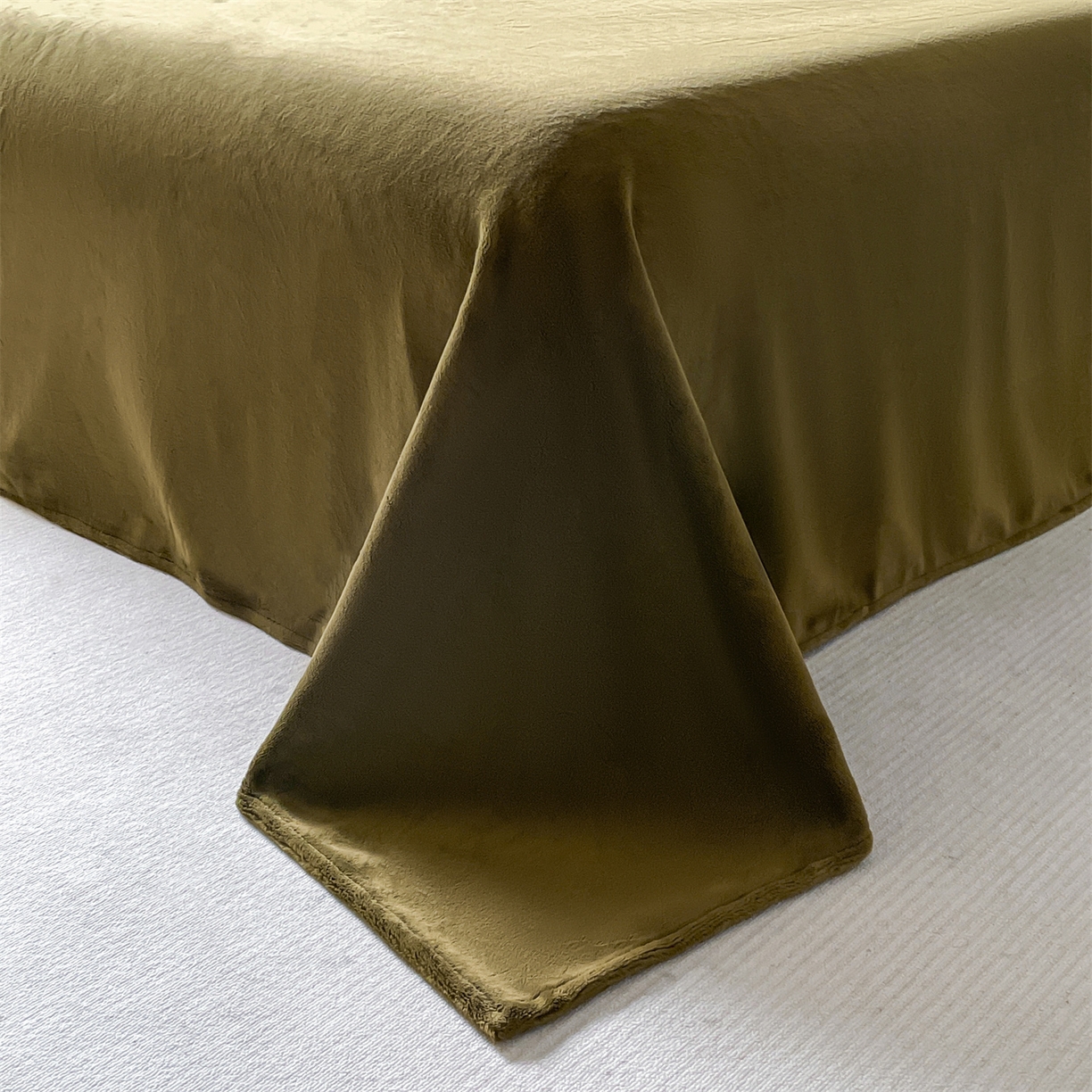 91家纺网 家纺一手货源 找家纺 本制 2025秋冬新款牛奶绒印花四件套 墨蓝-伯爵绿