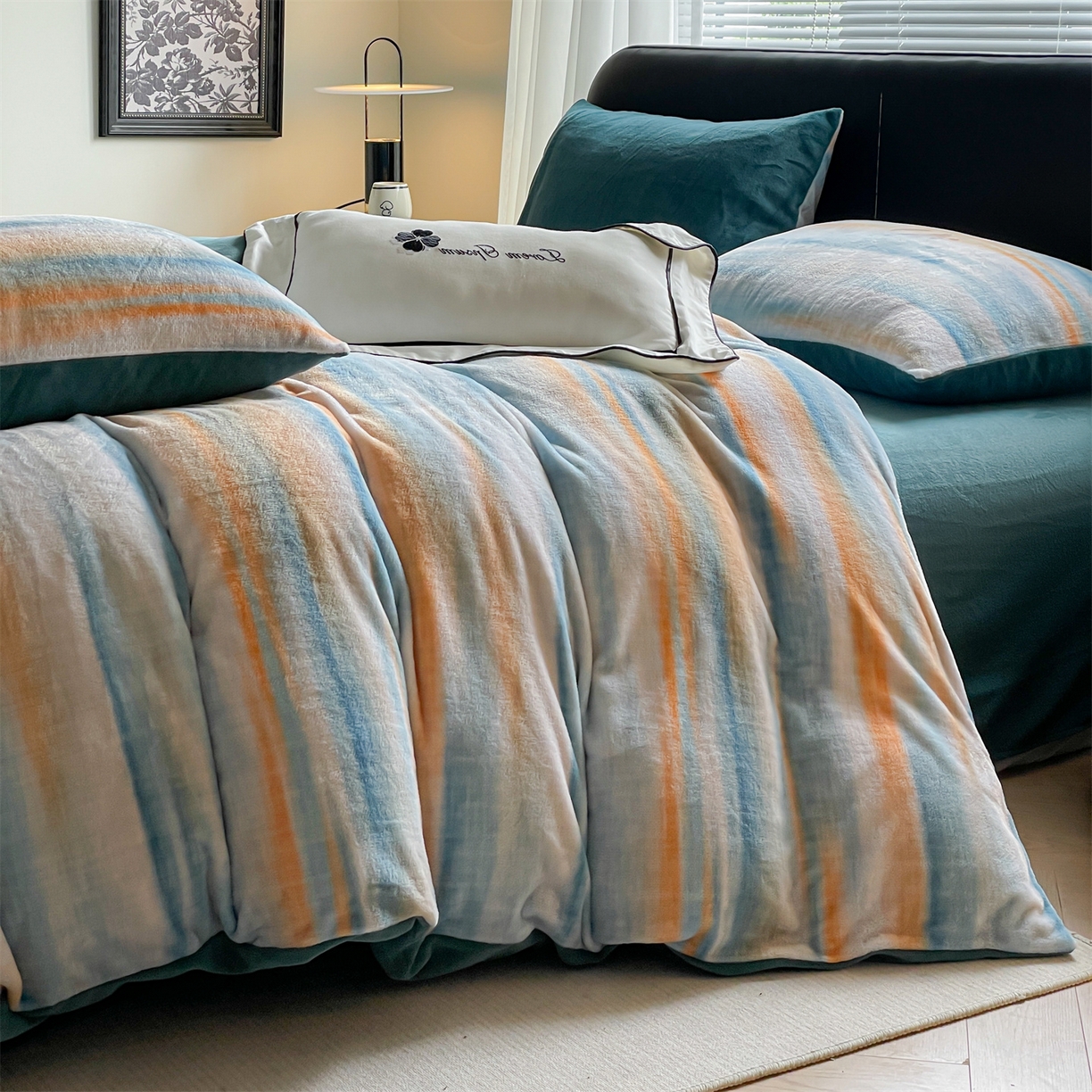 91家纺网 家纺一手货源 找家纺 本制 2025秋冬新款牛奶绒印花四件套 晨曦-里昂蓝