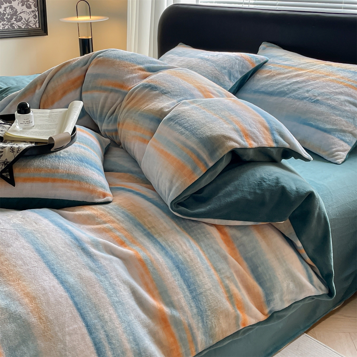 91家纺网 家纺一手货源 找家纺 本制 2025秋冬新款牛奶绒印花四件套 晨曦-里昂蓝