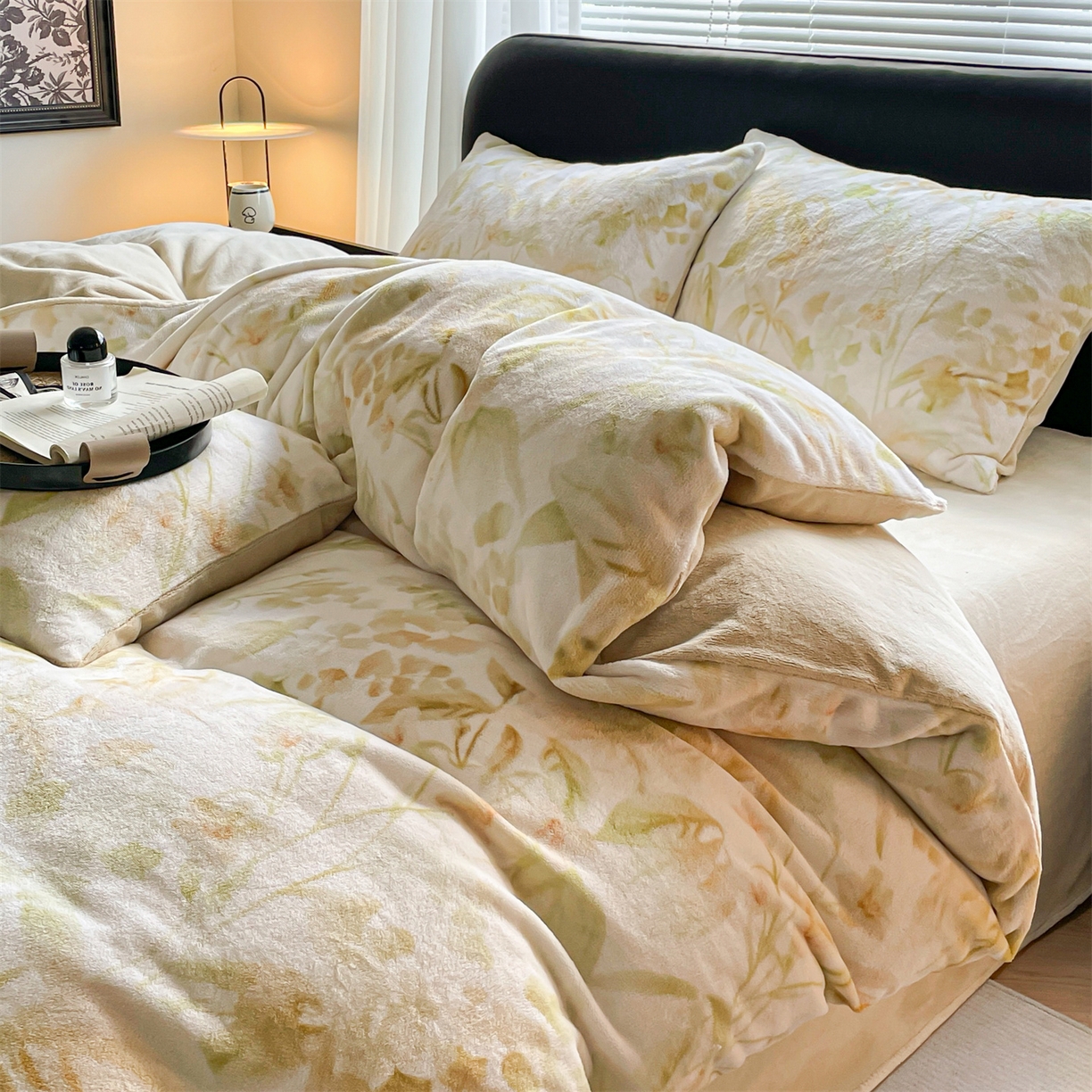 91家纺网 家纺一手货源 找家纺 本制 2025秋冬新款牛奶绒印花四件套 秘境-奶茶