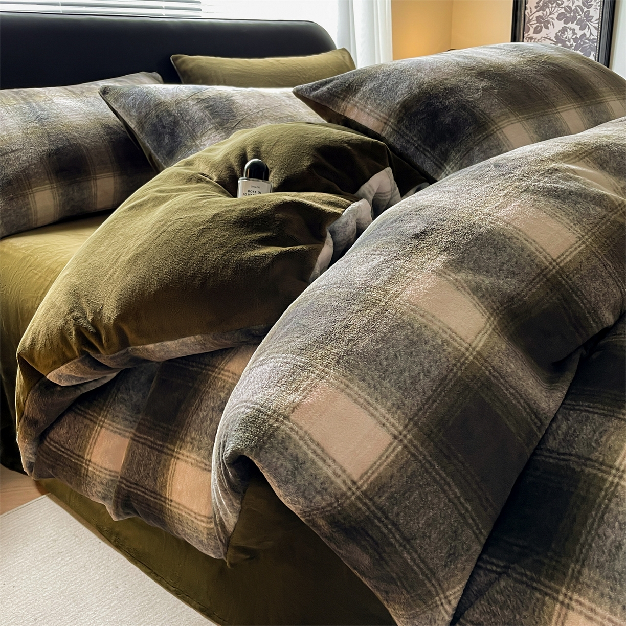 91家纺网 家纺一手货源 找家纺 本制 2025秋冬新款牛奶绒印花四件套 复古绿格-伯爵绿