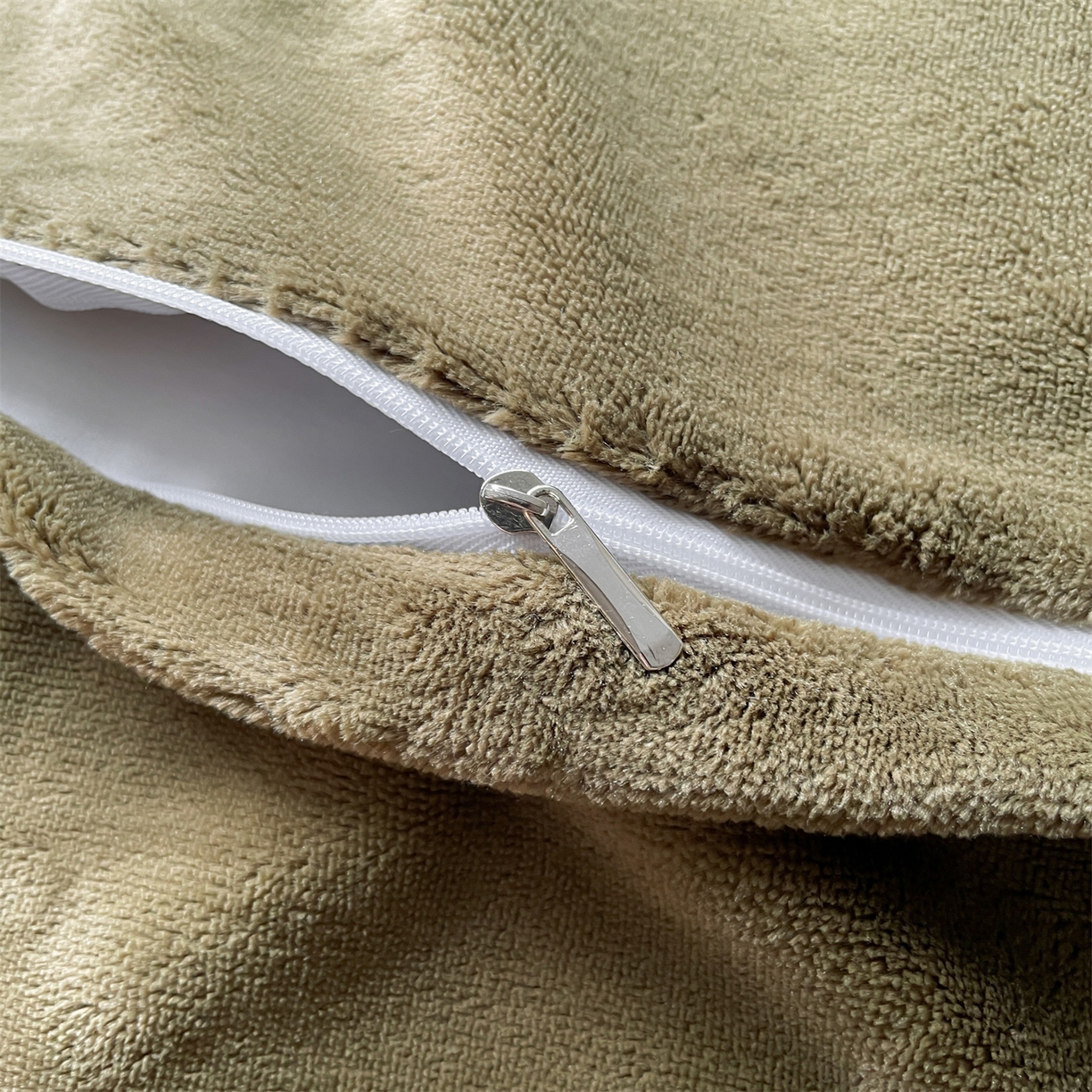 91家纺网 家纺一手货源 找家纺 本制 2025秋冬新款牛奶绒印花四件套 复古绿格-伯爵绿