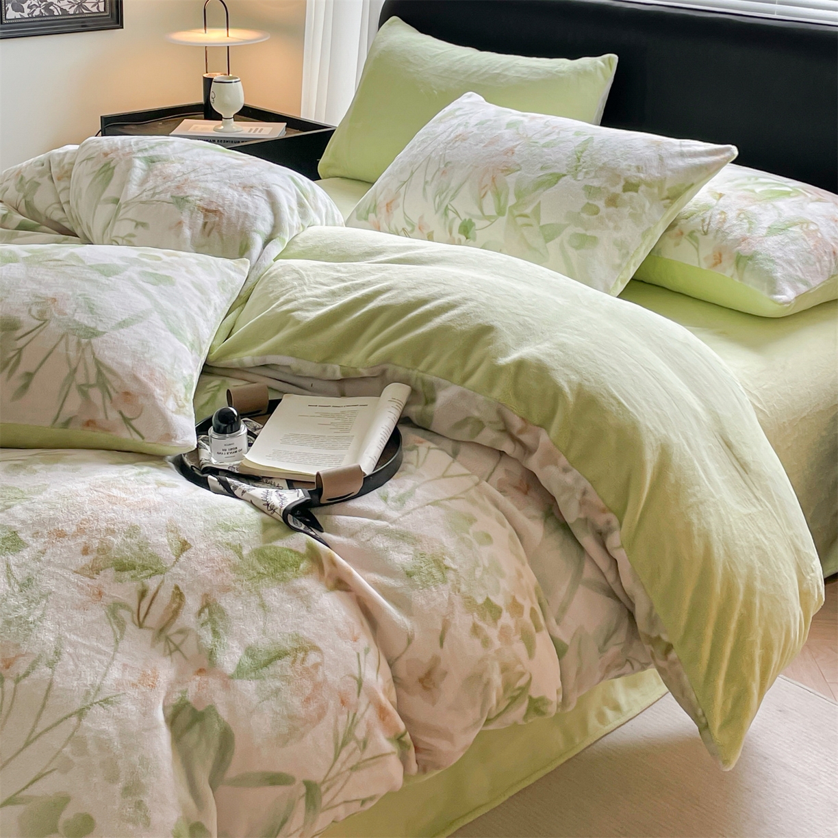 91家纺网 家纺一手货源 找家纺 本制 2025秋冬新款牛奶绒印花四件套 秘境（绿）-桉树绿